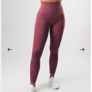 ALPHALETE OG Revival Leggings in Violet Sunset